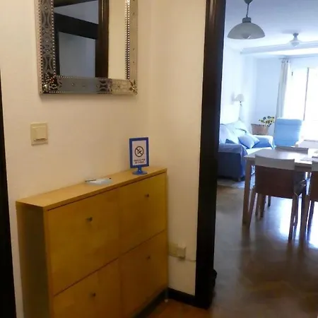 Carmen'S Apartment In Oviedo Appartement *